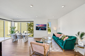 One Lux Stay Hollywood View LA Suites